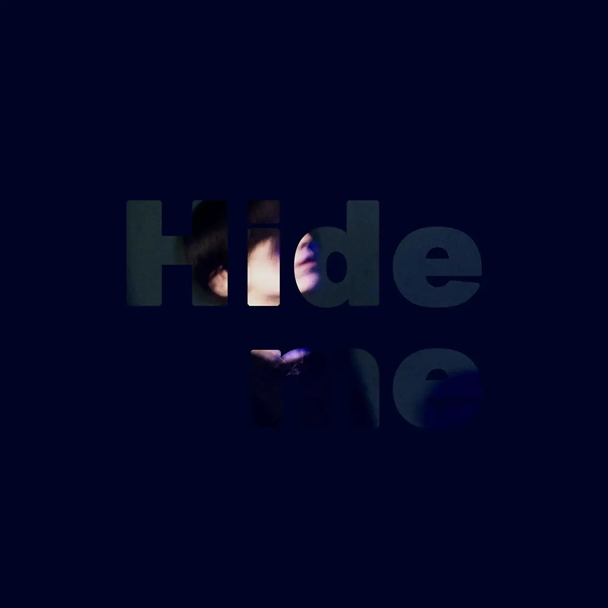 「Hide me」沈黙を語る人アートワーク