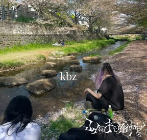 「kbz」山田ギャル神宮アートワーク