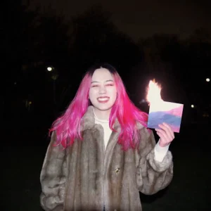 『Still Dreaming, Still Deafening: Remixes and Rarities』揺らぎアートワーク