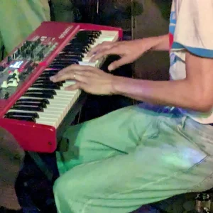 「愛はいつも負けっぱなし(ライブ)」 onettアートワーク