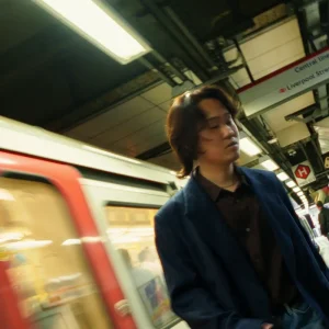 「Grown Too Old」VivaOlaアートワーク