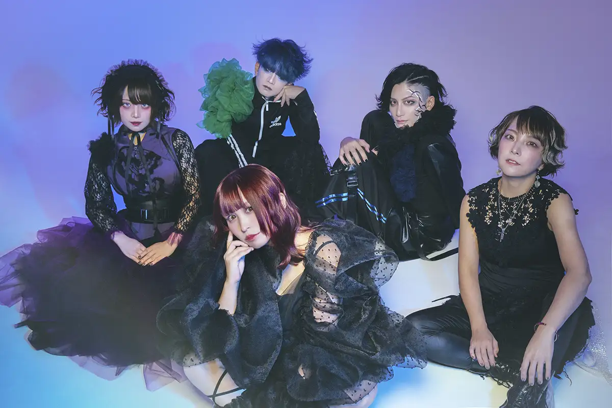 Monochrome Cinderellaアー写