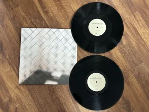 『In Your Languages』 揺らぎアナログモック