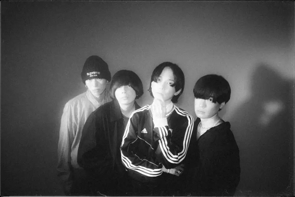 yeti let you noticeアー写