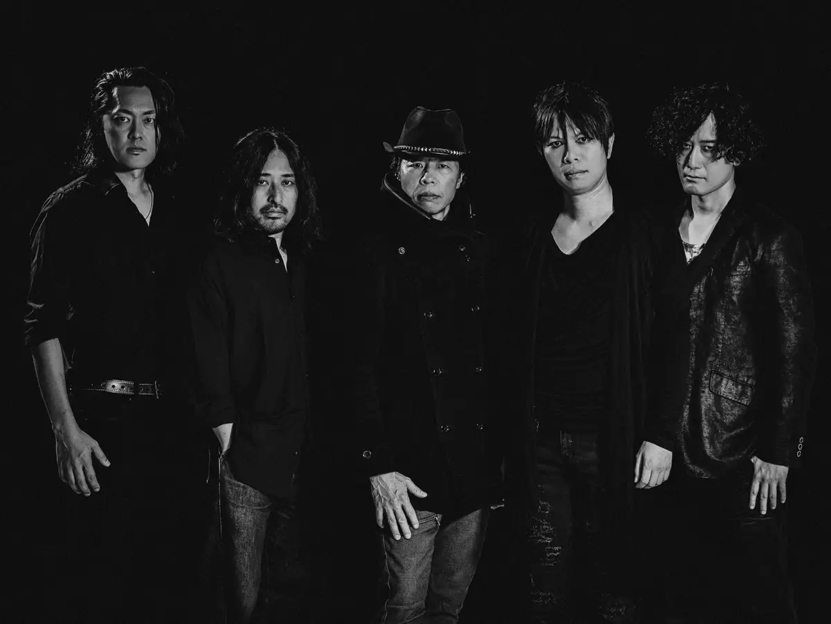 KNIGHTS OF ROUNDアー写