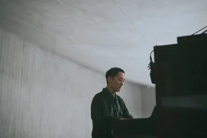【NEWS】Shimon Hoshino 新作シングル「somewhere by the beach」配信開始 AmiideとJyodanによるユニットOtomodatchiをフィーチャー Shimon Hoshinoアー写