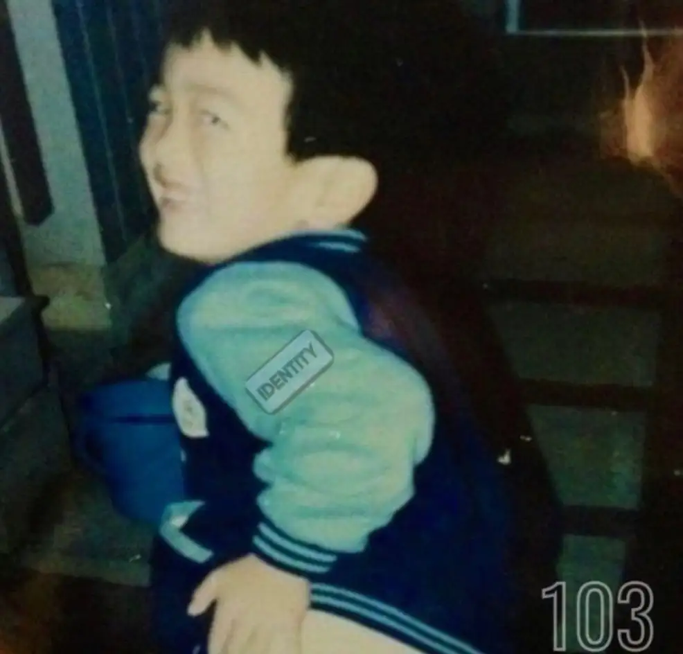 「identity」TOMYアートワーク