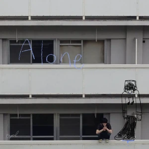 「Alone」/ agulアートワーク