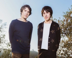 【NEWS】LAの兄弟デュオ Always You アルバム『Against The World』より先行シングル「1994」配信開始 & MV公開 Always Youアー写
