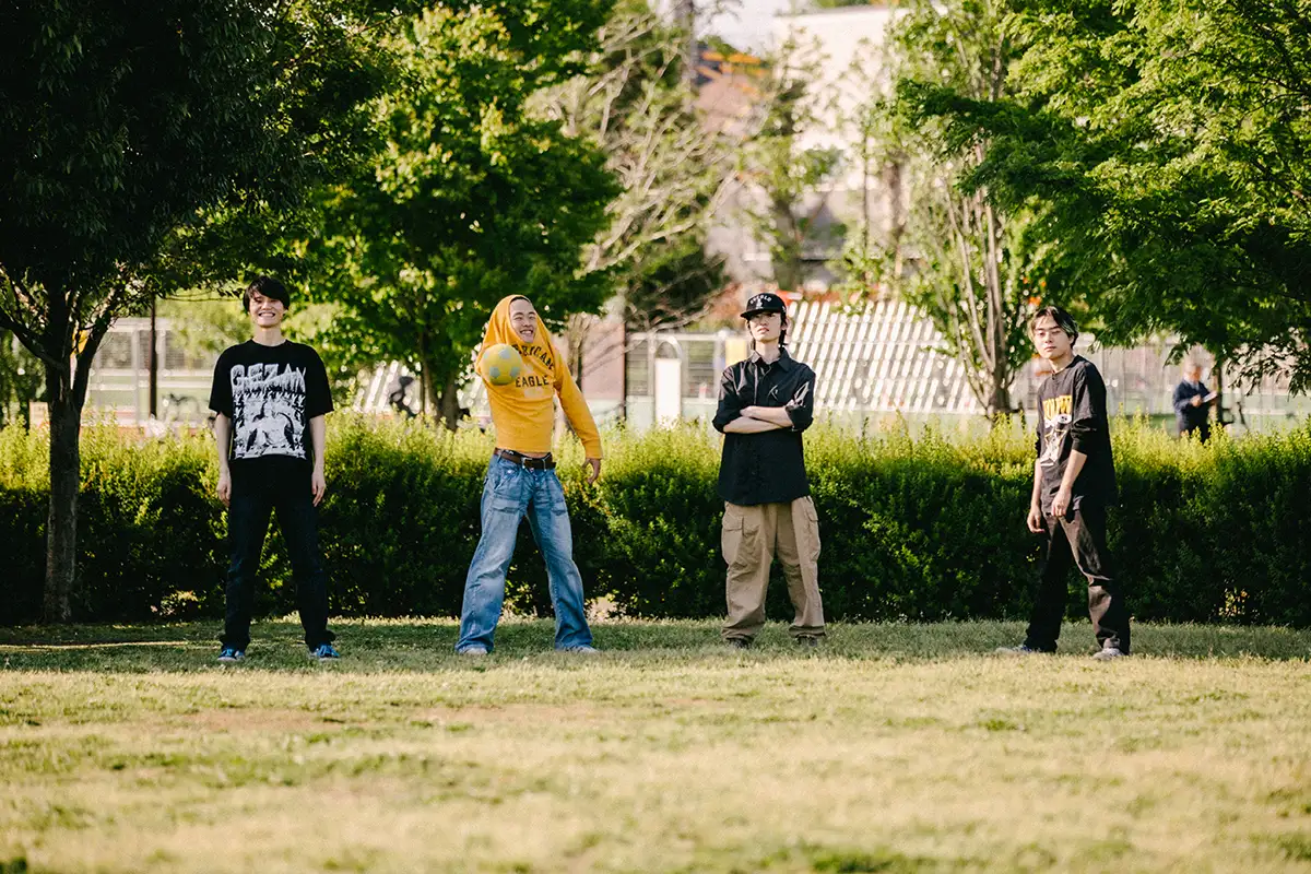 at field of shcoolアー写