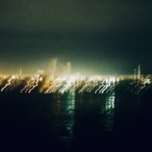 『間に合わせの光』/ 罅アートワーク