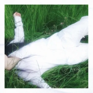 「Frail = "me"」/ Kierrrアートワーク