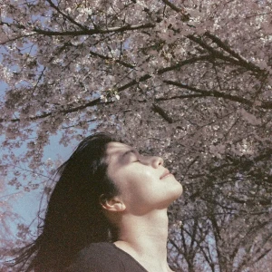 『Scattered Clouds』/ postmodernhippie∞倉島颯良アートワーク