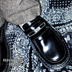 「TIGER LOAFER」/ yahikoアートワーク